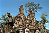 Banteay Srei temple - second enclosure, portico of the east gopura 